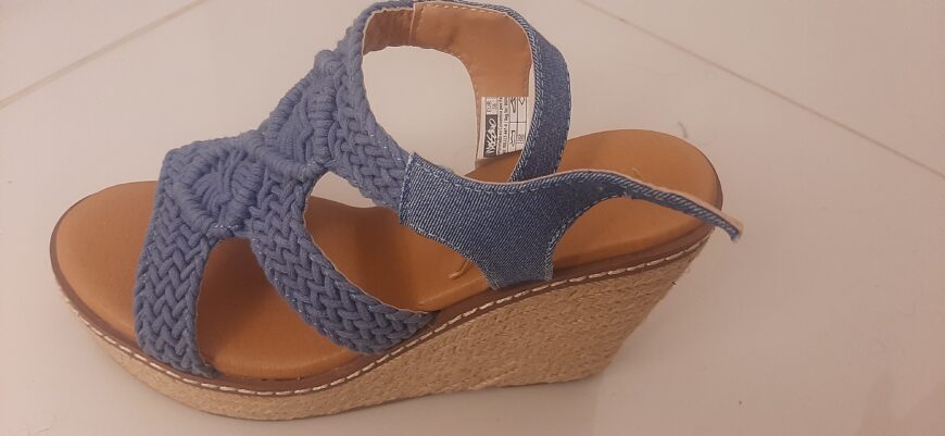 Necesito comprar estos zapatos verdes talla 39