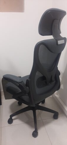 Necesito esta silla o muy parecida puedo pagar 90.000